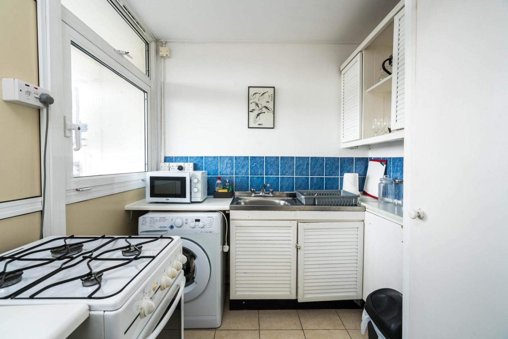 A Skyhigh For 2 In Vauxhall Apartment *